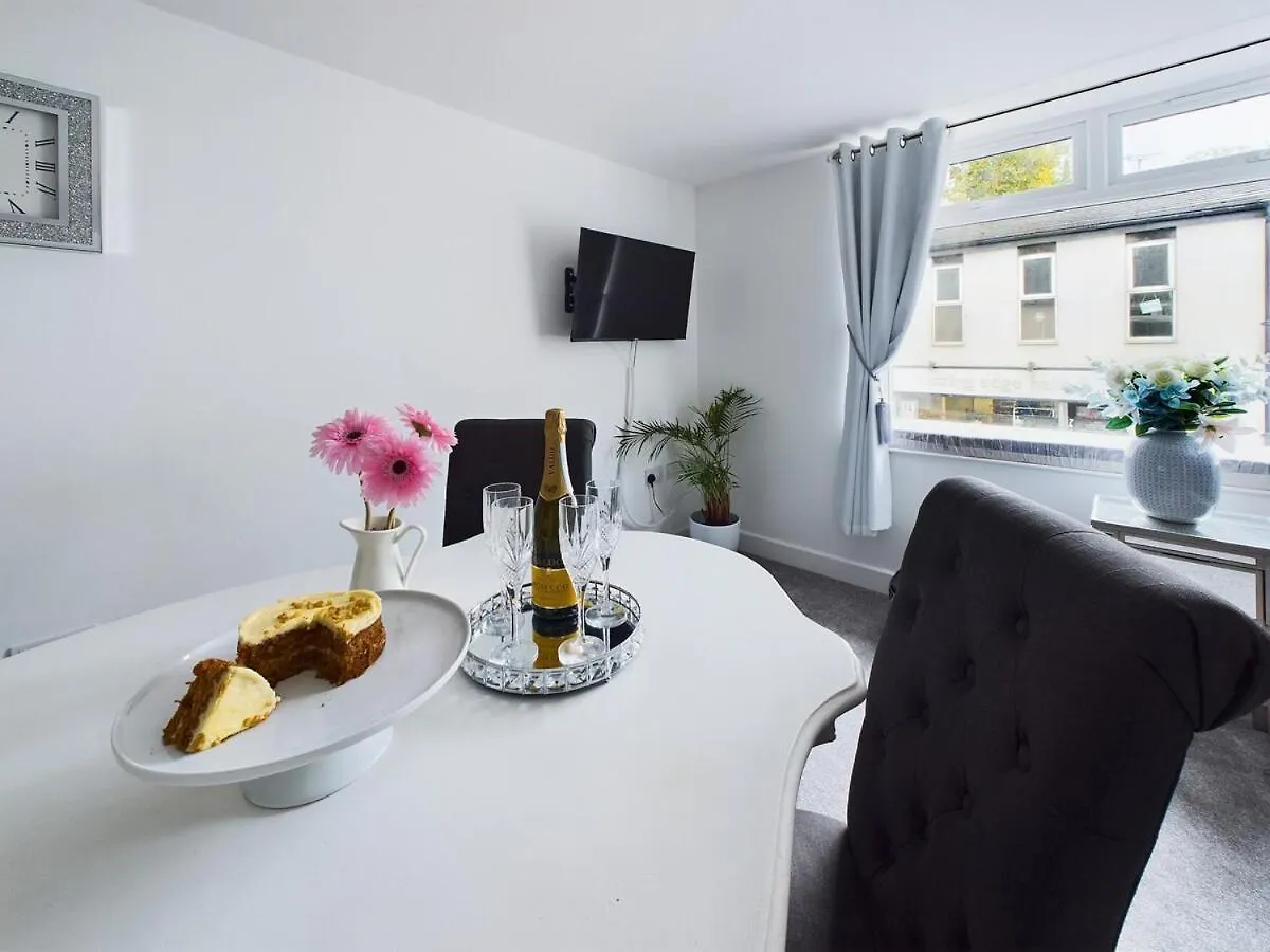 A Beautiful Apartment Near All Amenities Ottery St Mary