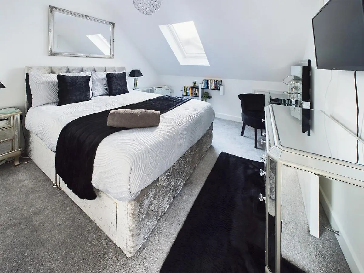 A Beautiful Apartment Near All Amenities Ottery St Mary