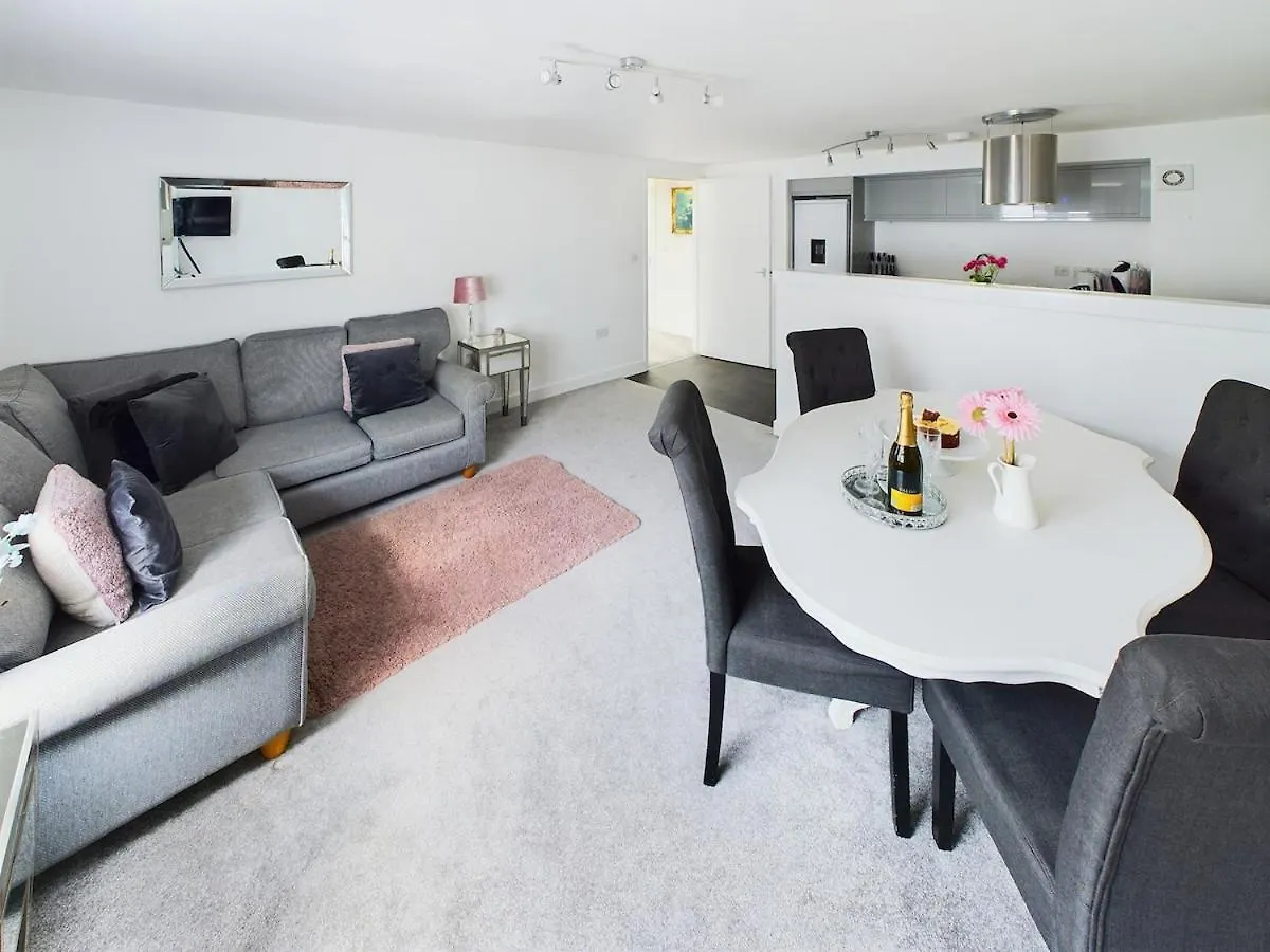 A Beautiful Apartment Near All Amenities Ottery St Mary